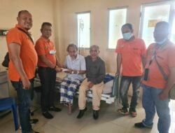 Ketua Pewarta Jenguk Wartawan Senior di RS ImeldaMedan