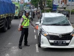 Mobil Toyota Calya Terbalik Di Siang Bolong Di Bypass Soekarno Kediri Tabanan