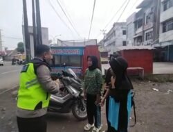 Beri Pemahaman Kepada Pelajar, Kapolsek SU.1 Beserta Personil Memberikan Arahan Tertib Lalulintas