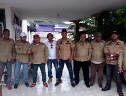 Simbol Persatuan, Forum Cakar Sriwijaya Bagikan Baju Ormas Kepada Anggota