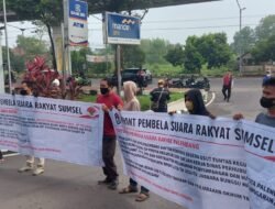 Massa Aksi DPW PSR Tuntut Kejati Sumsel Usut Tuntas Korupsi Normalisasi Sungai Limau