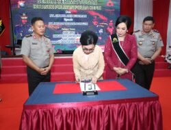 POLDA KEPRI GELAR SERAH TERIMA IBU ASUH POLWAN