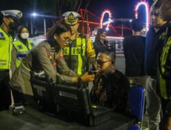 Pengendara Terpengaruh Alkohol Turut Diamankan Satlantas Polrestabes Surabaya dalam operasi gabungan