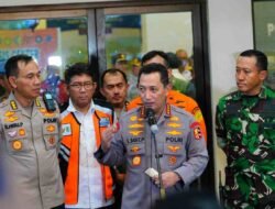 Kapolri Tinjau Evakuasi Kapolda Jambi dan Rombongan