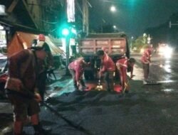Musim Hujan Pemkot Surabaya Lakukan Perbaikan Jalan Berlubang 100 Titik Per Hari