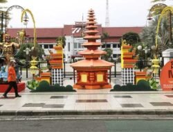Peringatan Nyepi Tahun Baru Saka 1945, Balai Kota dan Balai Pemuda Surabaya didekorasi Pura dan Ogoh – Ogoh