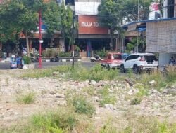 Lahan Eks Mall Hardys Gianyar Dijadikan Tempat Parkir
