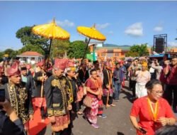 Ratusan Perwakilan Masyarakat Adat Se-Nusantara Meriakan Kirab Budaya Rakernas AMAN VII di Lubuk Kembang Rejang Lebong