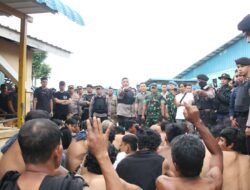 Kapolresta Barelang & Dandim 0316 Batam Pimpin Tim Gabungan Obrak abrik lokasi Simpang DAM Kampung Aceh Kota Batam