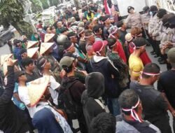Polrestabes Medan Kawal Aksi Unras Masyarakat Labura ke Kantor Gubsu