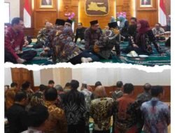 Hari Kedua, Gubernur Khofifah Sholat Teraweh di Grahadi Habib Alwi Sebagai Imamnya