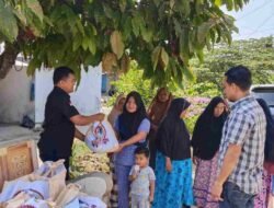 Ambil Berkah di Bulan Ramadhan, Polres Serdang Bedagai Bagikan Bansos Kepada Warga Kurang Mampu