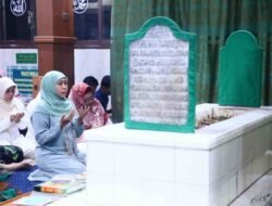 Gubernur Khofifah Melakukan Safari Ramadan dan Jelajah Sejarah ke Masjid-masjid Jawa Timur