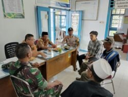 Bhabinkamtibmas dan Babinsa Padang Serai Laksanakan Problem Solving kepada warga yang Kedapatan Buang Sampah Sembarangan