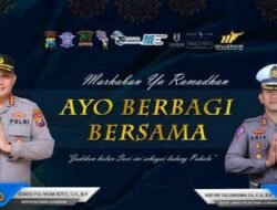Kapolrestabes Surabaya Melalui Kasat Lantas Berbagi Takjil Saat Berbuka Puasa