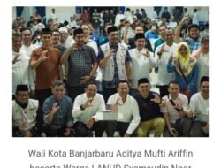 Gelar Grebek Sahur Walikota Banjarbaru Berikan Paket Untuk Para Karyawan Pekerja Malam