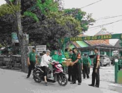Koramil 418-08/Sako Bagikan Takjil Ramadhan 1444 H