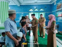 Mewakili Bupati Madina, Camat Linggabayu bagikan santunan kepada 212 Anak Yatim