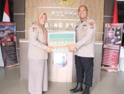 Secara Simbolis Kapolres Serdang Bedagai Berikan Paket Lebaran Kepada Purnawirawan, Warakauri, PHL Serta Awak Media