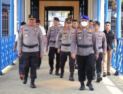 PANTAU SITUASI KAMTIBMAS PESISIR, KAPOLDA KEPRI LAKUKAN PATROLI LAUT