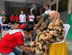 Napi Lapas Narkotika Langkat Basuh Kiki Ibu Saat Kunjungan Idul Fitri