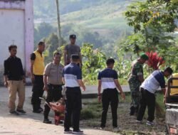 Wujud Nyata Sinergitas TNI Polri Kabupaten Pakpak Bharat Dalam Giat Bersama Membersihkan Rumah Ibadah
