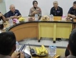 Pererat Silaturahmi, Kapolres Pelabuhan Tanjung Perak Kunjungi Media SKH Memorandum
