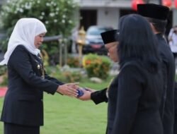 Gubernur Khofifah Lantik dan Ambil Sumpah 505 Pejabat Adminstrator, Serta Pengawas Pempov Jatim