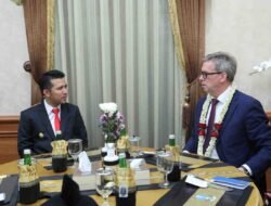 Wagub Jatim Emil Elestio Dardak Bahas Potensi Kerjasama Ekonomi, Pendidikan dan Budaya dengan Dubes Uni Eropa