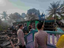 Polsek Indralaya Evakuasi korban kebakaran