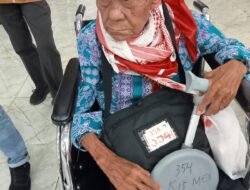 Kerja ikhlas berbuah hasil, juru parkir naik haji di medan