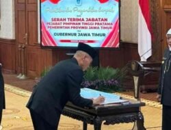 Gubernur Khofifah Memimpin Serah Terima Jabatan Pimpinan Tinggi Pratama Pemprov Jatim