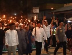 Samnut Malam Tahun Baru Islam 1445 H, Personil Polres Madina Amankan Pawai Obor