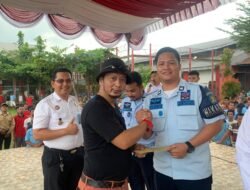Kalapas Narkotika Langkat Kanwil Kemenkumham Sumut Berikan Hadiah Kepada Pemenang Lomba Semarak HUT RI dan Hari Kemenkumham HDKD ke-78