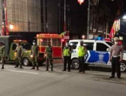 Cegah Pengendara Mabuk, Tim Asuhan Rembulan Satpol PP Kota Surabaya Pantau Pedagang Miras