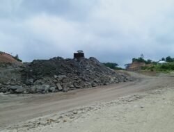 Keselamatan Warga Pondok Bakil Terancam, Lapisan Tanah Galian Tambang Dibuang Sembarangan