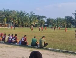 Jalin Sinergitas TNI-POLRI, Polresta Deli Serdang lakukan Pertandingan Persahabatan Sepak Bola Dengan Yonif 121/MK