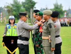 Dibawah Guyuran Hujan Kapolda Sumut Pimpin Gelar Pasukan Ops Mantap Brata 2023-2024