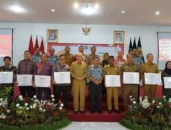 Peringatan Hari HAM Sedunia Ke-75, Kakanwil Kumham Sumut Serahkan Penghargaan Kabupaten/Kota Peduli HAM Provinsi Sumut