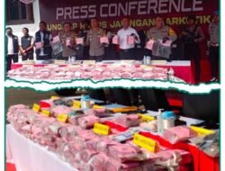KAPOLDA JATIM IRJEN POL IMAM SUGIANTO KONFERENSI PERS KASUS NARKOBA DI POLRESTABES SURABAYA