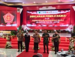Deklarasi Pemilu Damai, Kapolri Listyo Sigit Bersama Gubernur Khofifah Hadir di Gedung Mahameru Polda Jatim