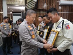 Kapolda Sumut Beri Penghargaan Kepada Satpam dan Polisi Tangkap Komplotan Begal