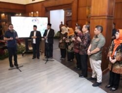 Pj Gubernur Jatim, Adhy Karyono Minta OPD Jaga Prestasi dan Lanjutkan Program Pemerintahan Khofifah – Emil