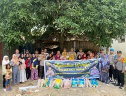 Polsek Batu Ampar dan Polresta Barelang Berbagi Bansos di Bulan Suci Ramadhan