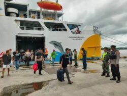 Babinsa Perketat Pengamanan di Pelabuhan Kumai Karena Arus Mudik Mulai Meningkat