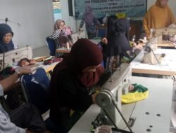 Dinas Koperasi Banjarbaru Buka Pelatihan Bordir Sasirangan bagi warga Guntung
