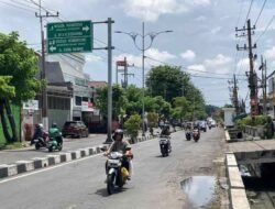 Awal Mei, Pemkot Surabaya Betonisasi dan Aspal Jalan Kadung Baruk – Kalirungkut