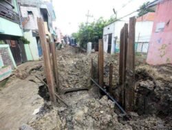 DSDABM Surabaya Bersama PDAM Surya Sembada Gerak Cepat Atasi Kebocoran Pipa Dukuh Kupang