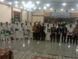 360 Calhaj Dilepas Anggota DPD RI, H. Dedi Iskandar