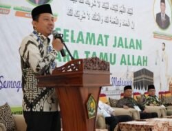 Sekretaris PPIH Zulfan Efendi sampaikan arahan kepada Kloter Terakhir Embarkasi Medan
